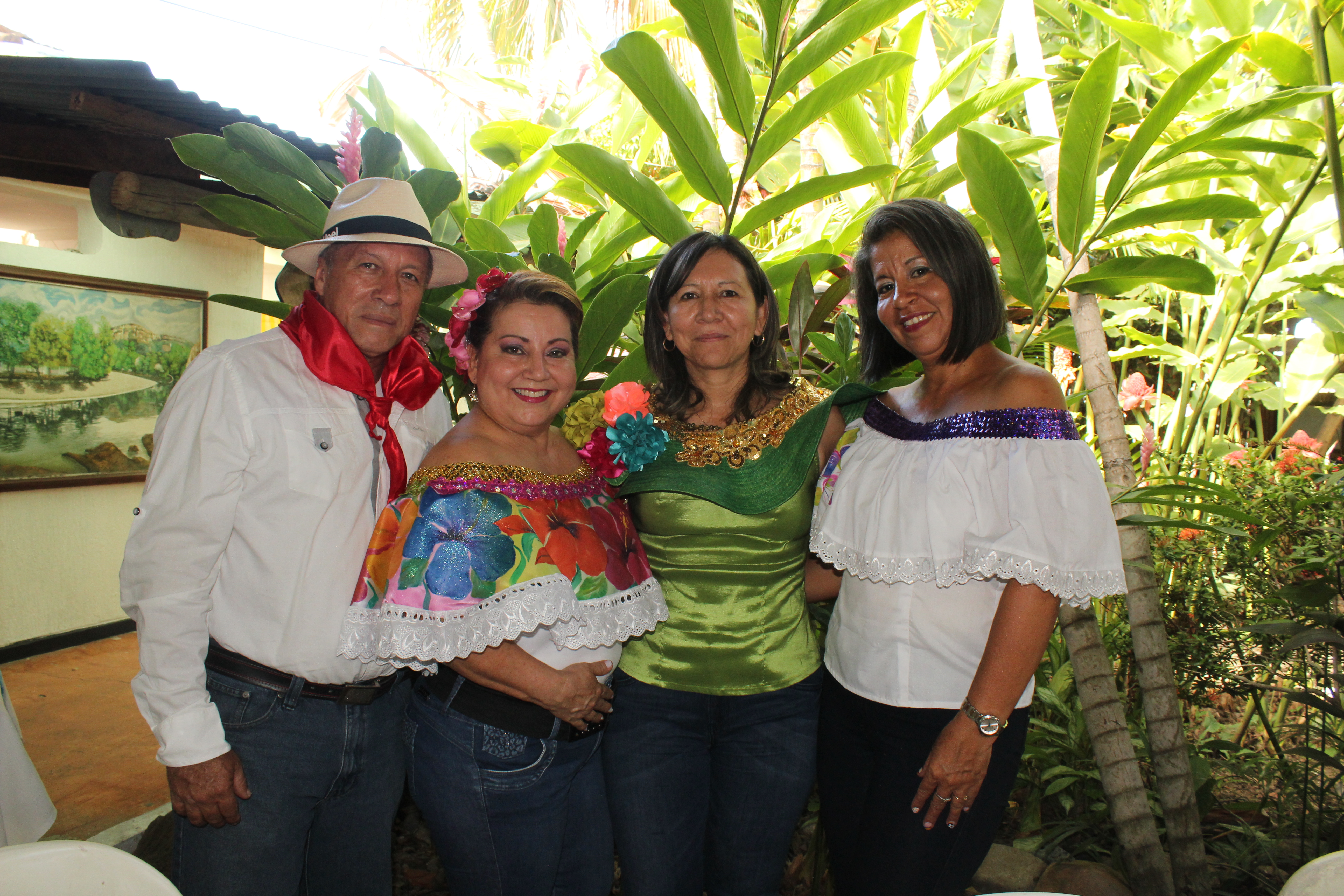 Jorge Lemuz, Tiba Peralta, Guillermina Viuchy y Gilma Bernal Polania